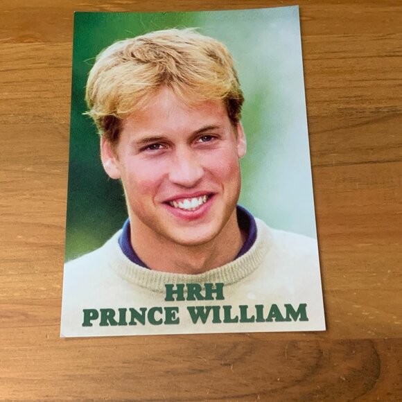 VINTAGE COLOUR POSTCARD - PRINCE WILLIAM AS A YOUNG MAN - Picture 1 of 2